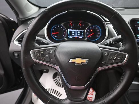 Used 2016 Chevrolet Malibu Premier FWD image 3