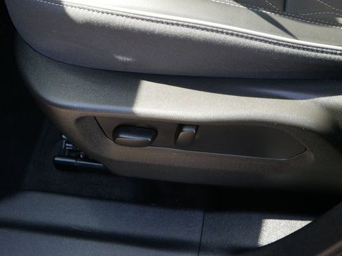 Used 2023 Buick Envision Avenir AWD/4WD image 23