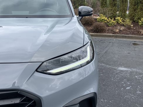 Used 2025 Honda HR-V Sport image 5