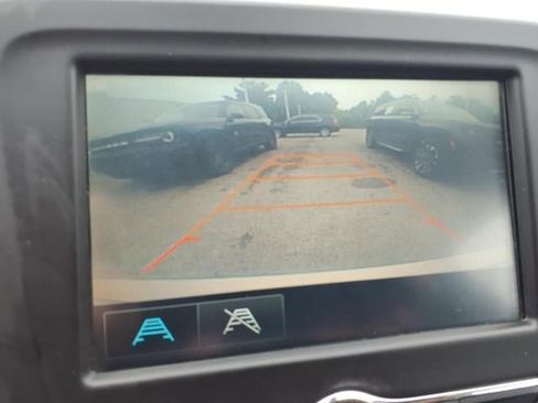 Used 2018 Chevrolet Malibu LT FWD image 12