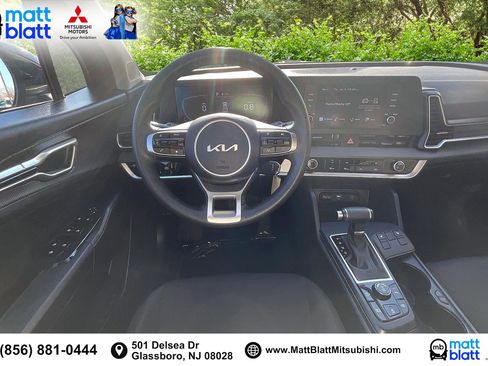 Used 2024 Kia Sportage LX image 6