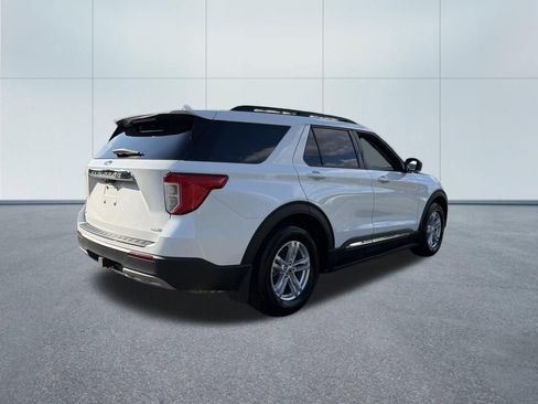 Used 2020 Ford Explorer XLT w/ Equipment Group 202A AWD/4WD image 5