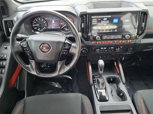 Certified 2025 Nissan Frontier PRO-4X image 9