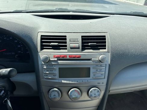Used 2010 Toyota Camry LE FWD image 11