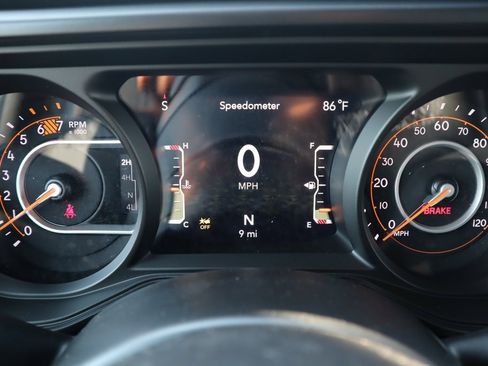 New 2025 Jeep Wrangler Unlimited Rubicon w/ Convenience Group image 4