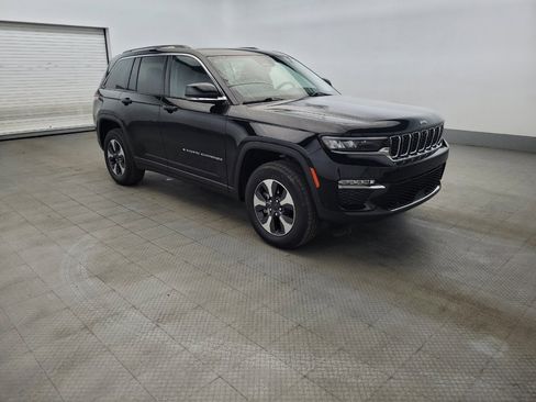 Used 2022 Jeep Grand Cherokee Limited 4xe w/ Luxury Tech Group II AWD/4WD image 13