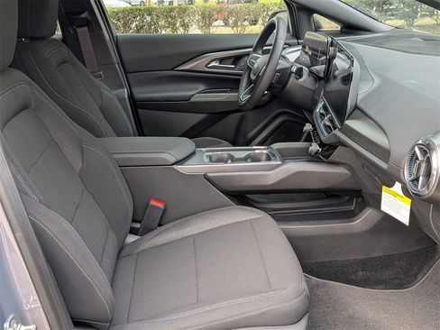 New 2026 Chevrolet Equinox EV LT image 24