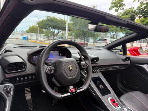 Used 2021 Lamborghini Huracan EVO RWD image 10