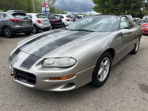 Used 2002 Chevrolet Camaro LT RWD image 2
