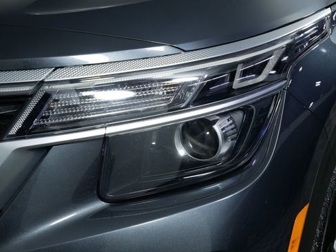 Certified 2023 Kia Seltos EX image 11