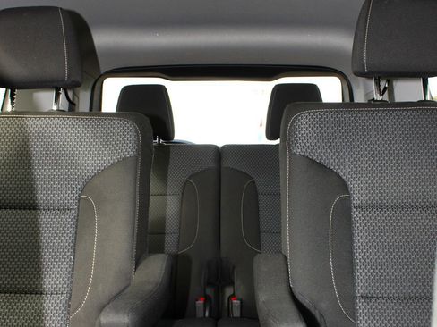 Used 2023 GMC Acadia SLE w/ Driver Convenience Package image 20