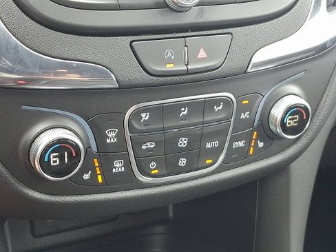 Certified 2023 Chevrolet Equinox LT AWD/4WD image 16