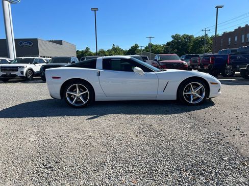 Used 2011 Chevrolet Corvette Coupe w/ Preferred Equipment Group RWD image 9