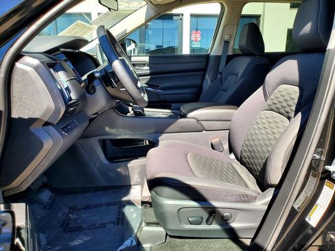 Used 2022 Nissan Pathfinder SV AWD/4WD image 12