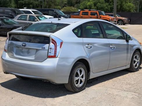 Used 2015 Toyota Prius Four image 13