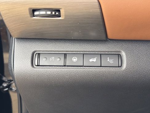 New 2025 Nissan Pathfinder Platinum image 23