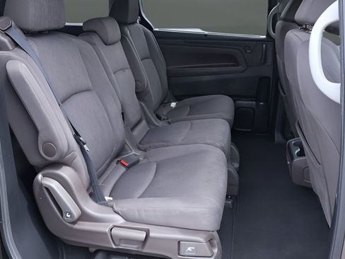 Used 2018 Honda Odyssey EX image 19