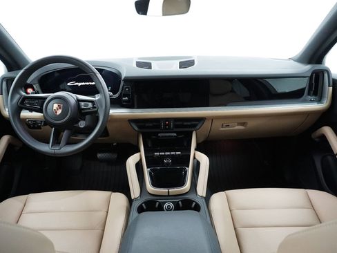 Certified 2026 Porsche Cayenne AWD/4WD image 17