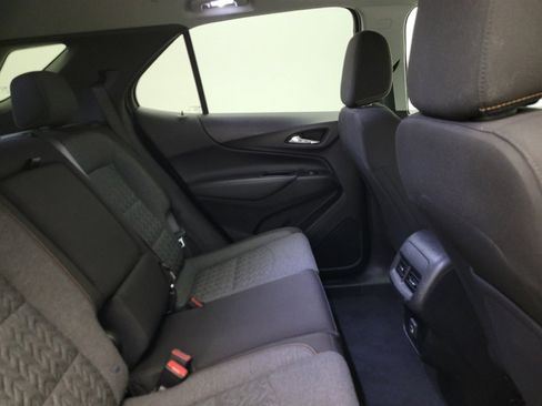Used 2022 Chevrolet Equinox LT FWD image 19