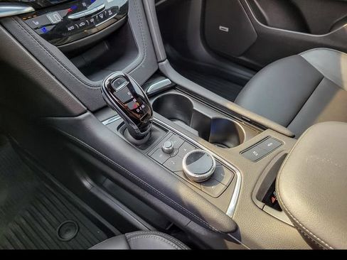 Certified 2023 Cadillac XT6 Premium Luxury w/ LPO, Floor Liner Package AWD/4WD image 25