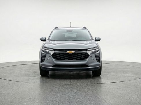 Used 2025 Chevrolet Trax LT w/ LT Convenience Package image 1