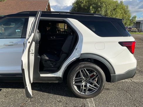 Used 2025 Ford Explorer ST-Line w/ Premium Package image 20