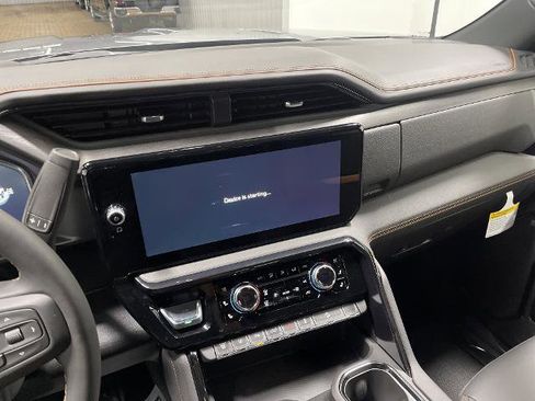 New 2026 GMC Sierra 2500 AT4 w/ AT4 Premium Plus Package AWD/4WD image 21