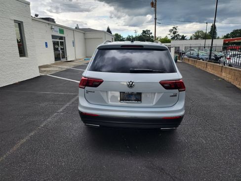 Used 2018 Volkswagen Tiguan SE AWD/4WD image 4