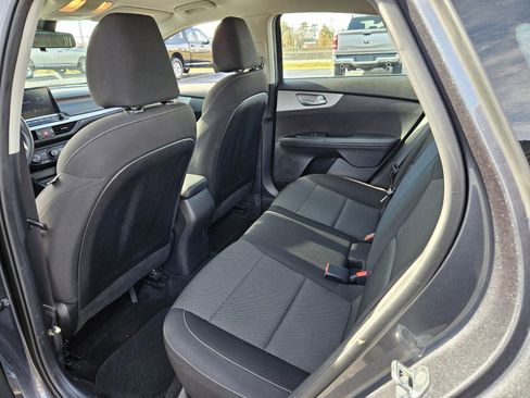 Used 2023 Kia Forte LXS image 11
