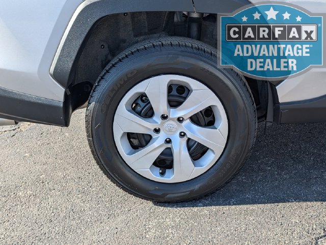 Used 2025 Toyota RAV4 LE AWD/4WD image 3
