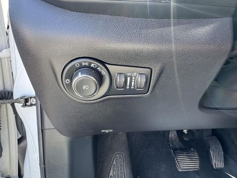Used 2025 Jeep Compass Trailhawk AWD/4WD image 17