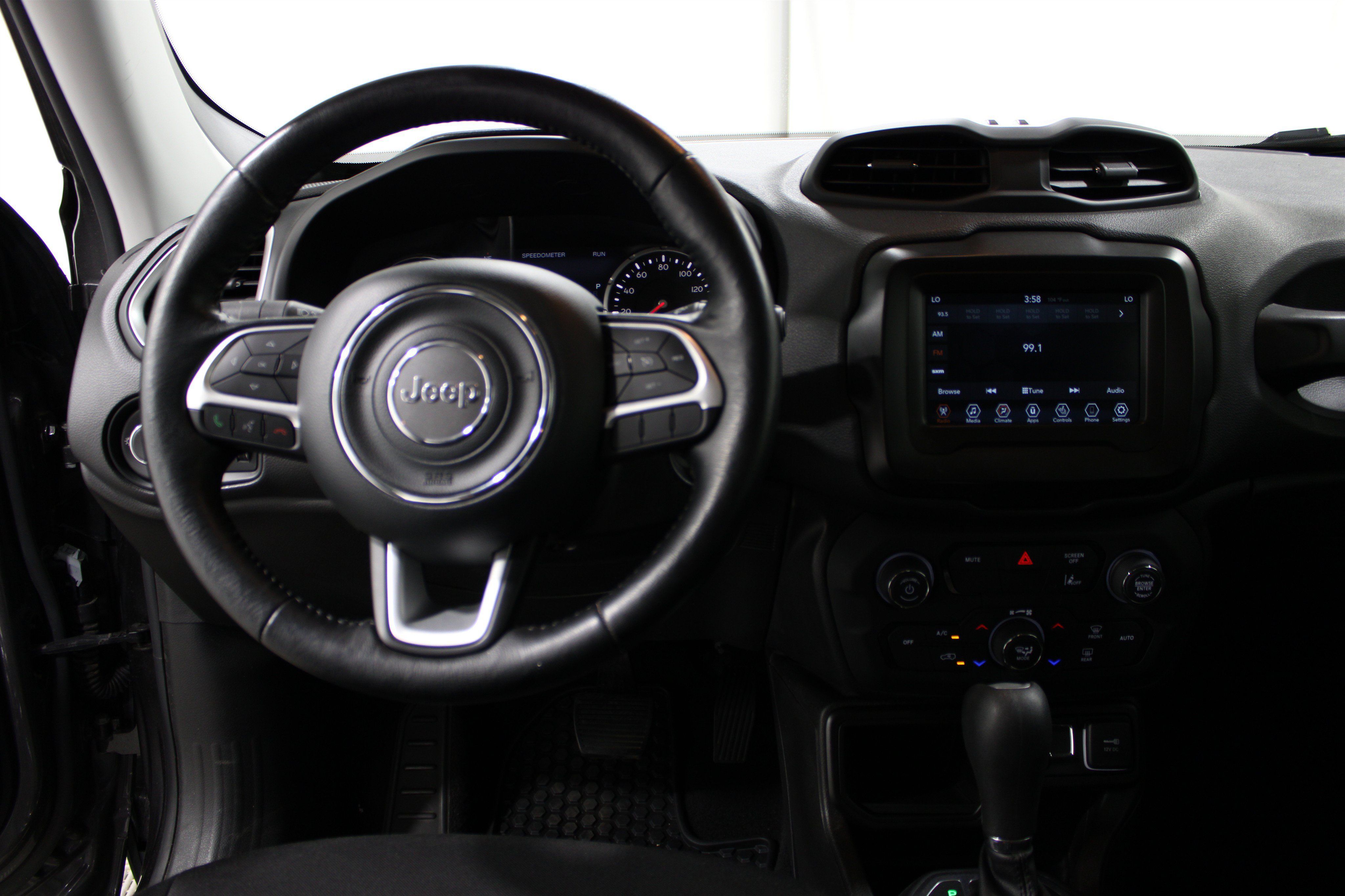 Used 2021 Jeep Renegade Latitude w/ Convenience Group FWD image 9