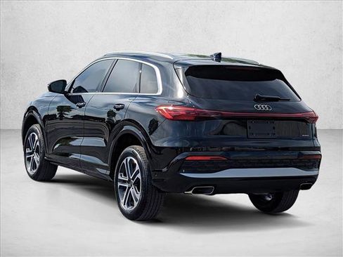 Used 2025 Audi Q5 Premium AWD/4WD image 8