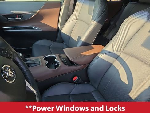 Used 2021 Toyota Venza XLE w/ Softex Package image 15