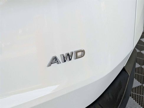 Used 2023 Nissan Rogue S AWD/4WD image 7