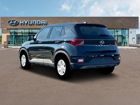 New 2025 Hyundai Venue SE image 5