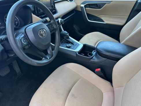 Certified 2022 Toyota RAV4 LE AWD/4WD image 11