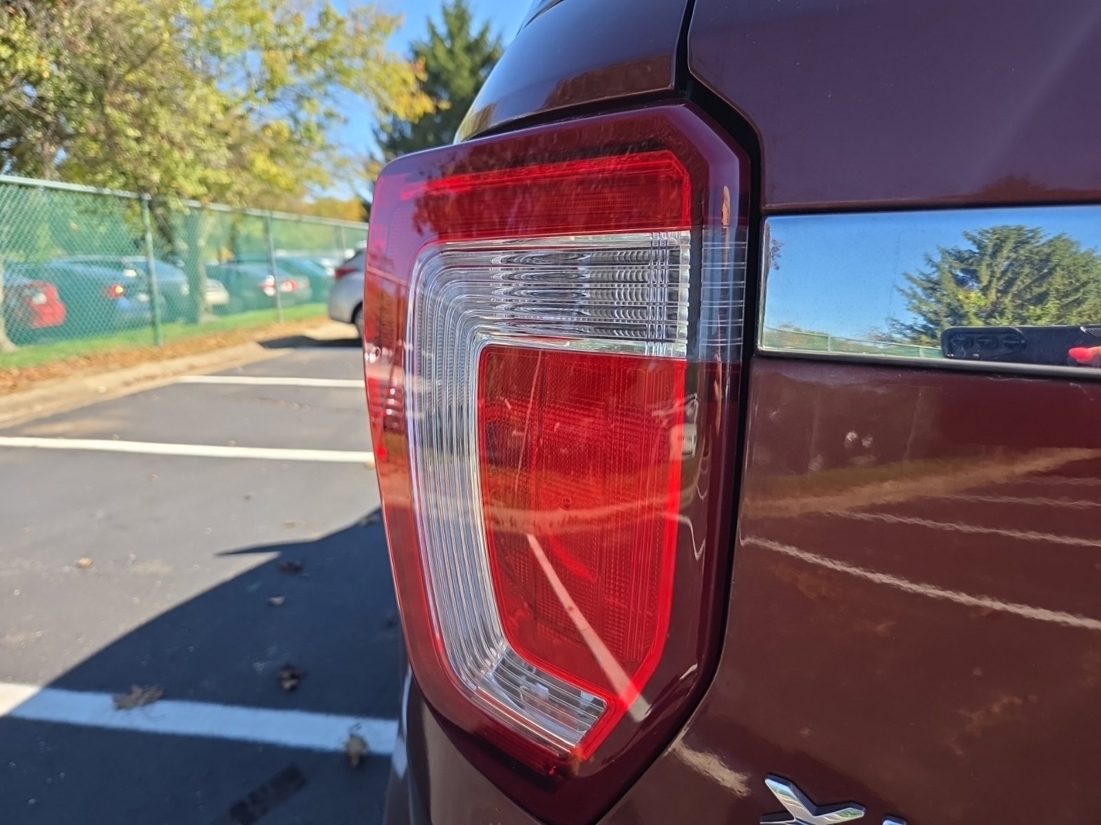 Used 2016 Ford Explorer XLT w/ Equipment Group 202A AWD/4WD image 6