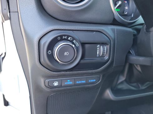 Used 2023 Jeep Wrangler Unlimited Sahara w/ Cold Weather Group image 38