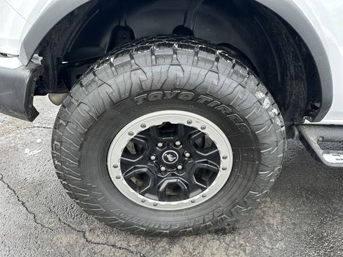 Used 2023 Ford Bronco Big Bend w/ Sasquatch Package image 12