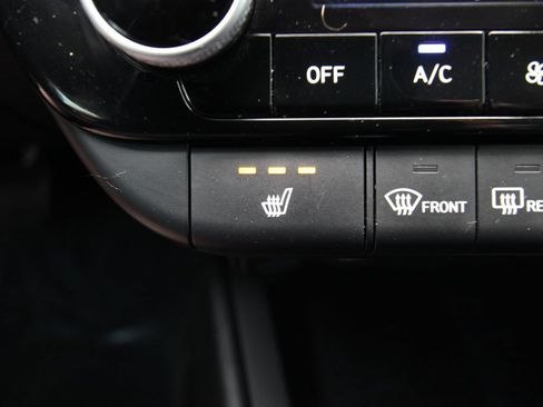 Used 2023 Hyundai Elantra Limited w/ Preferred Accessory Package FWD image 29