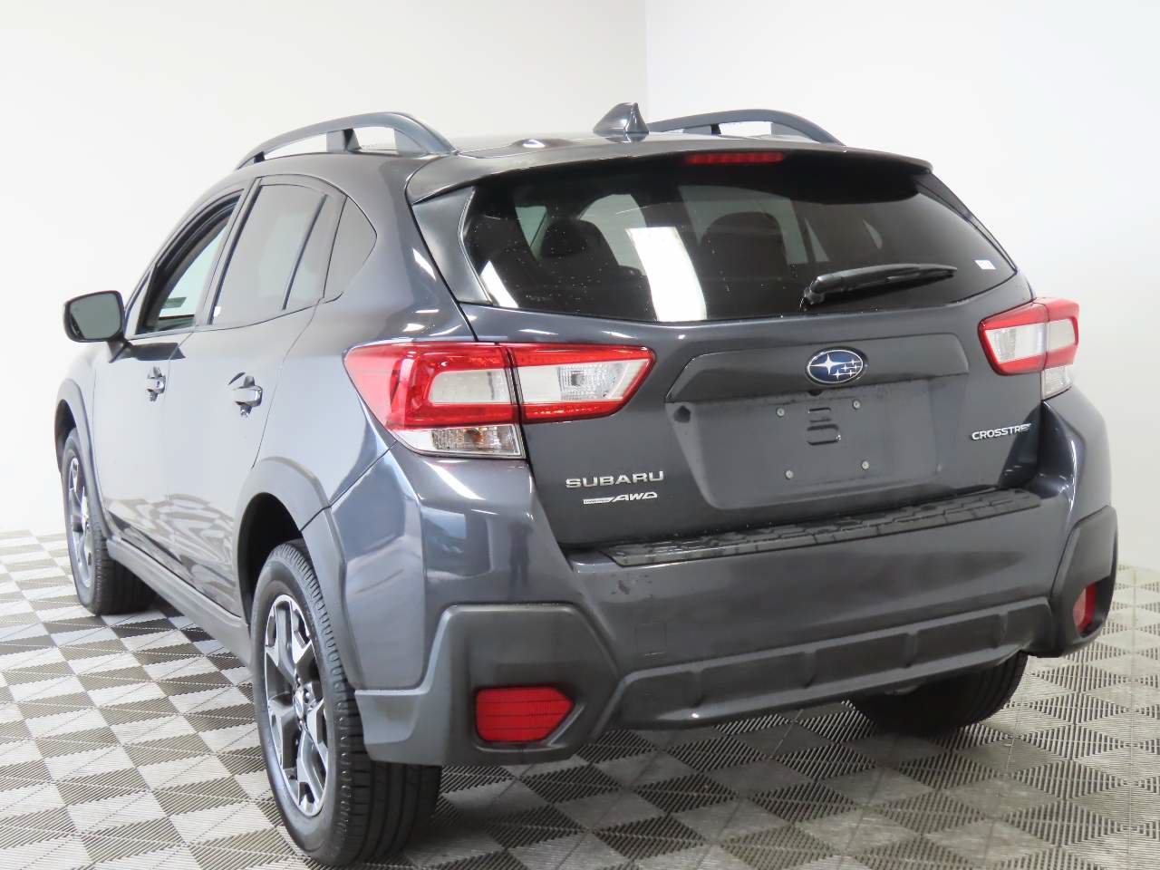 Used 2018 Subaru Crosstrek 2.0i Premium AWD/4WD image 3