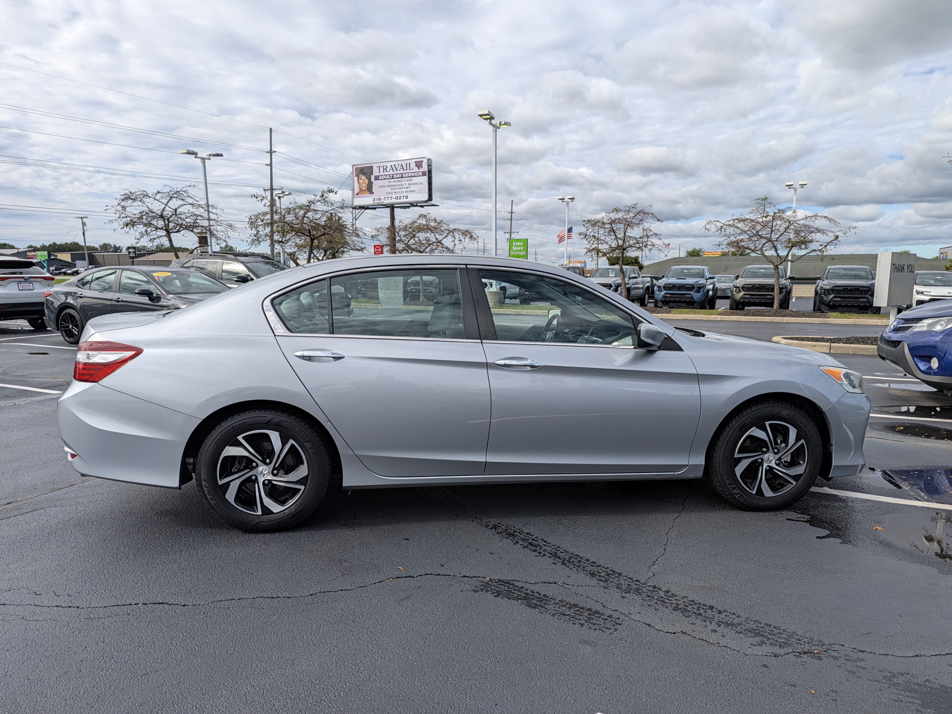 Used 2017 Honda Accord LX image 9