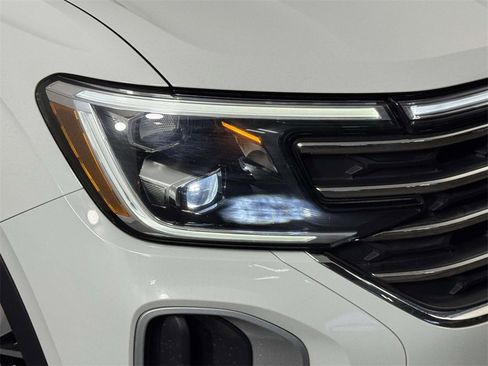 Used 2024 Volkswagen Atlas SE image 15