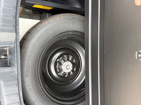 Used 2013 Toyota RAV4 XLE image 22