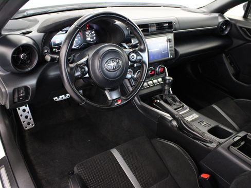 Used 2025 Toyota GR86 Premium RWD image 13