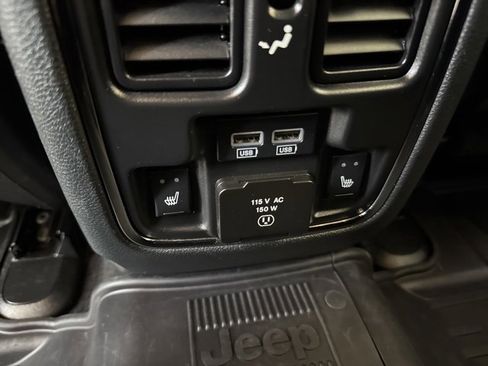 Used 2019 Jeep Grand Cherokee Trailhawk w/ Trailhawk Luxury Group image 16