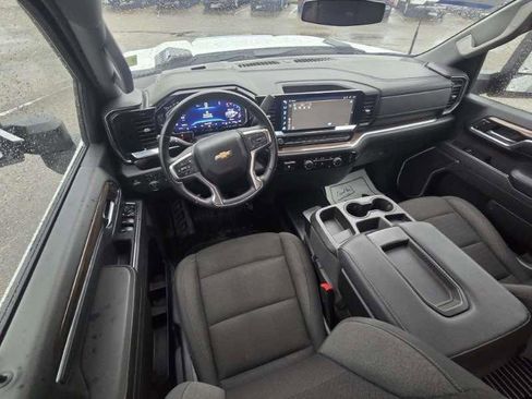 Used 2024 Chevrolet Silverado 3500 LT image 12