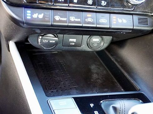 Certified 2023 Hyundai Elantra Limited FWD image 29