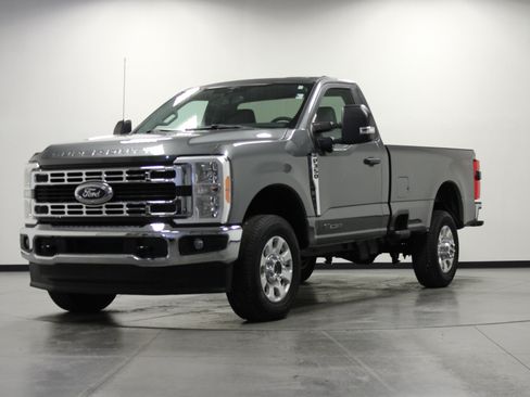 Used 2023 Ford F350 4x4 Regular Cab Super Duty image 8